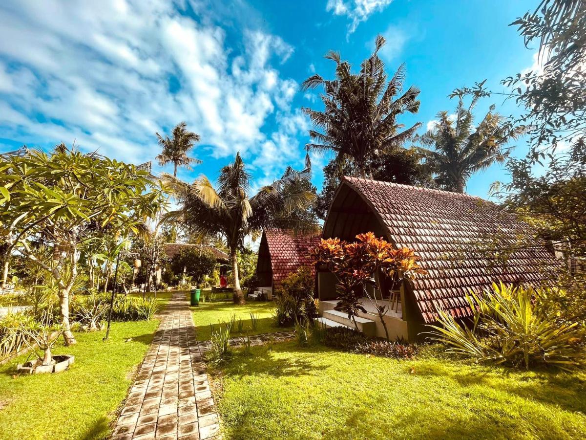 Apit Lawang Villas & Resto Batununggul Esterno foto