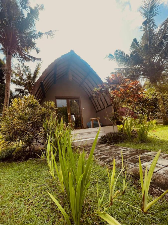Apit Lawang Villas & Resto Batununggul Esterno foto