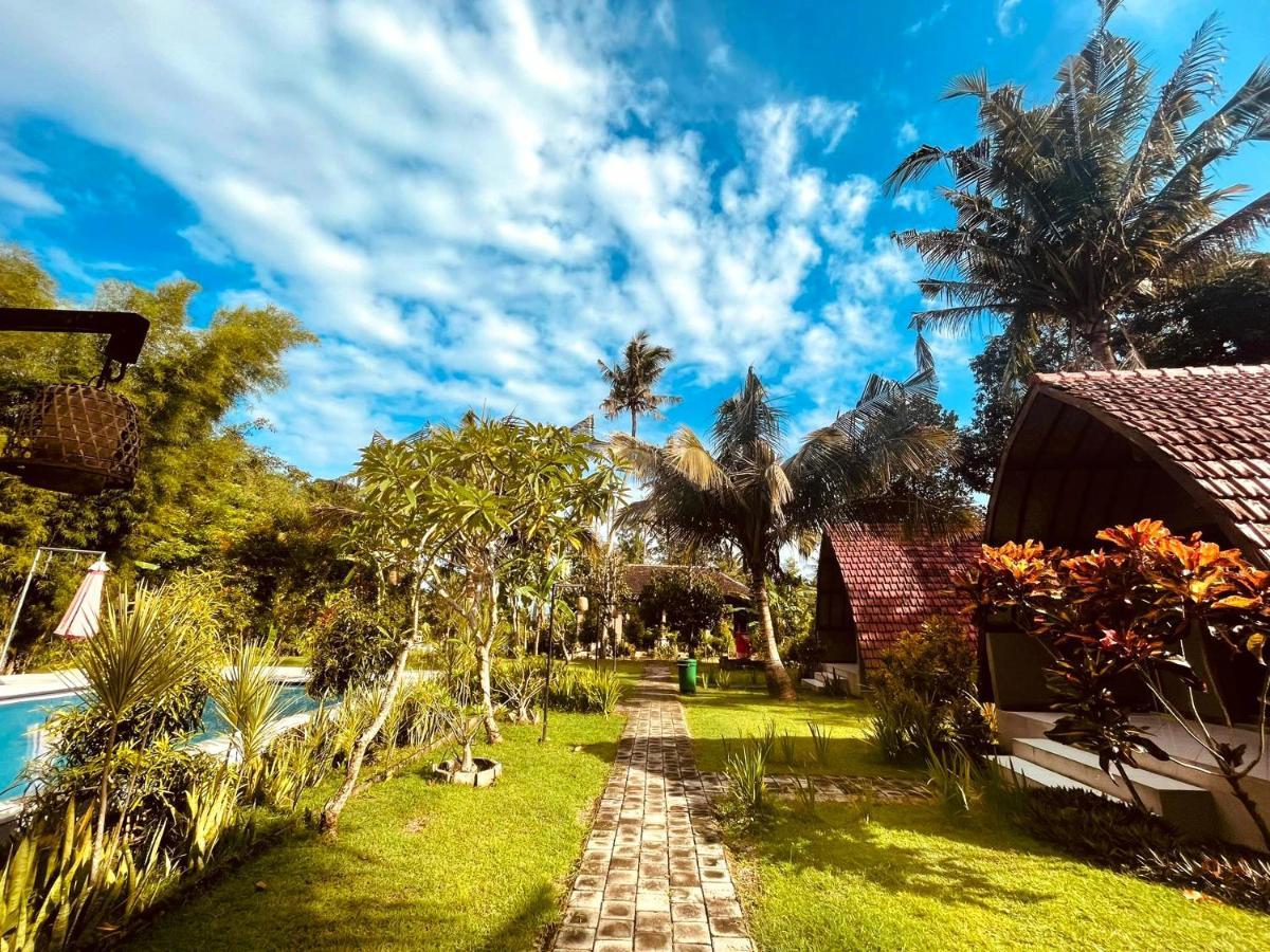 Apit Lawang Villas & Resto Batununggul Esterno foto