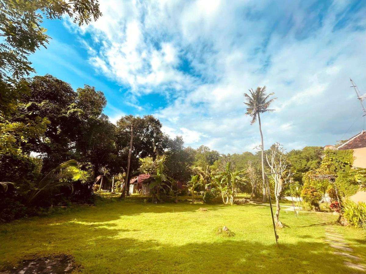 Apit Lawang Villas & Resto Batununggul Esterno foto