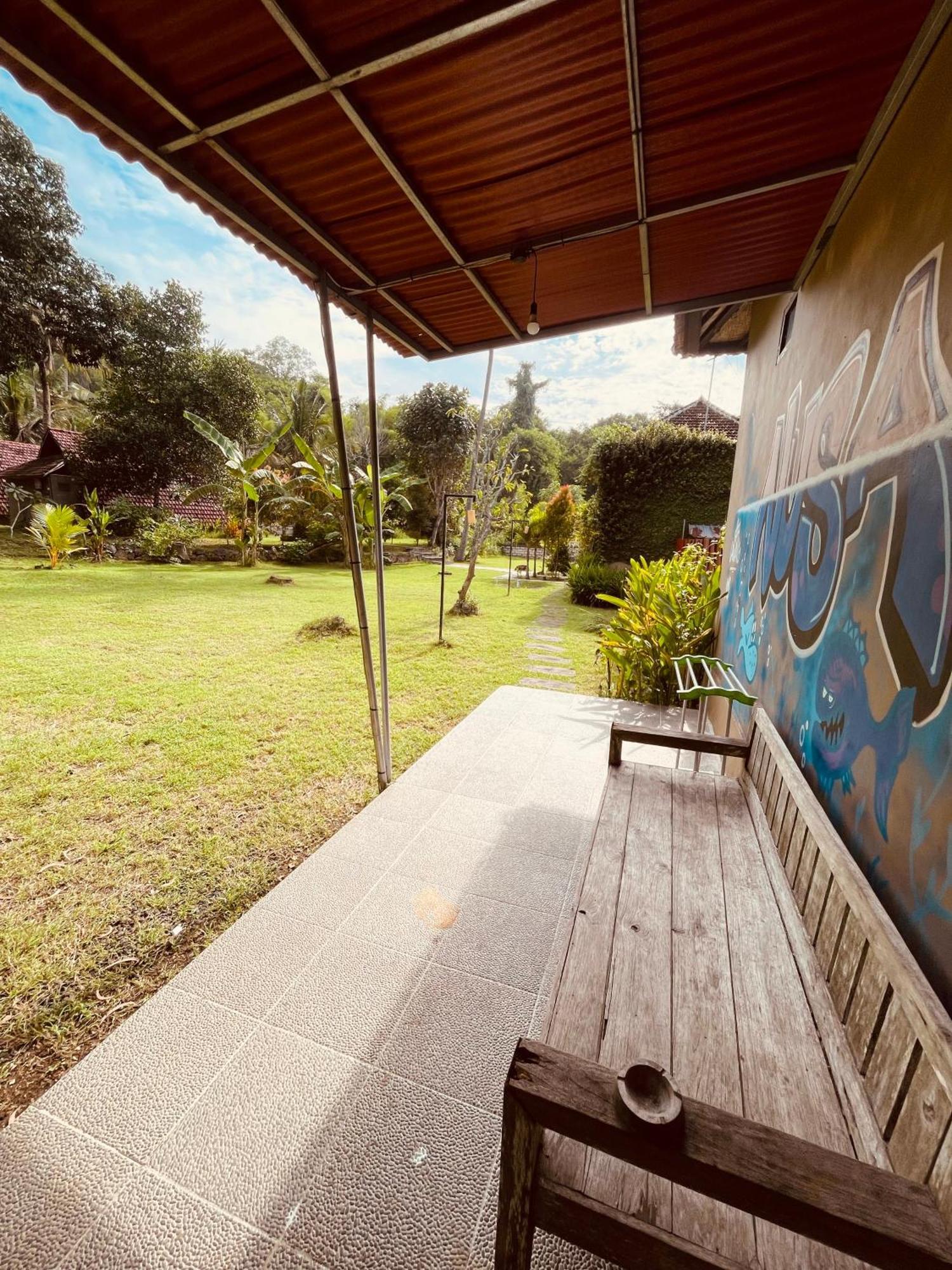 Apit Lawang Villas & Resto Batununggul Esterno foto
