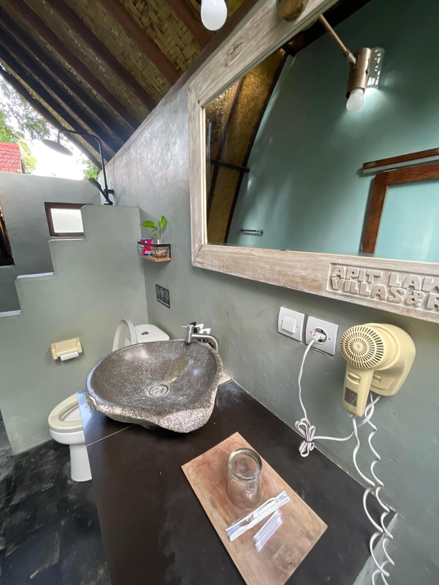 Apit Lawang Villas & Resto Batununggul Esterno foto