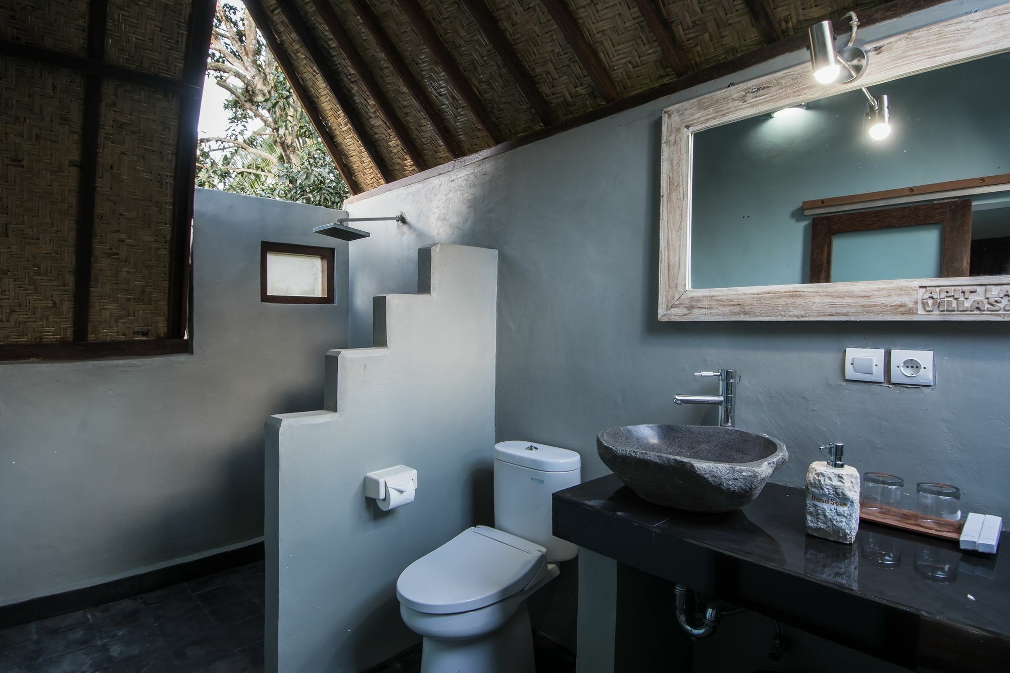 Apit Lawang Villas & Resto Batununggul Esterno foto